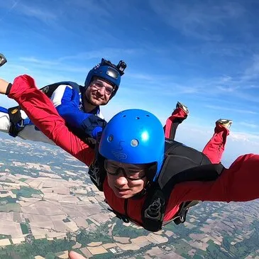 Saut d'Initiation en Parachute à Pau — parachute à Pau