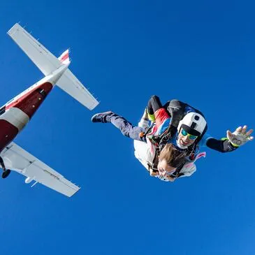 Saut en Parachute au Castellet près de Toulon — parachute à Toulon