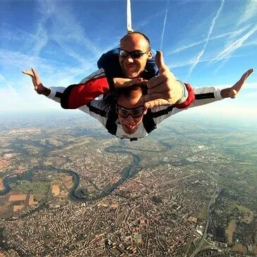Saut en Parachute près de Mende — parachute à Mende
