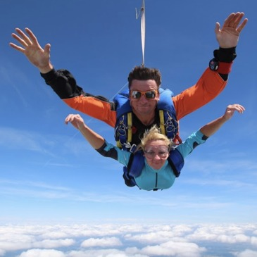 Saut en Parachute Tandem à Albi — parachute à Albi