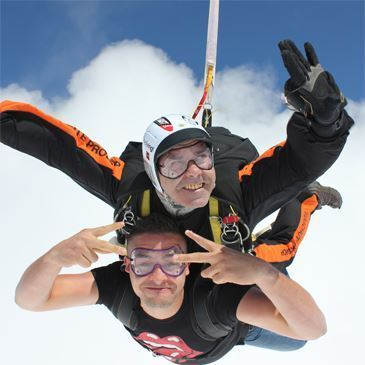 Saut en Parachute Tandem à Lille — parachute à Lille