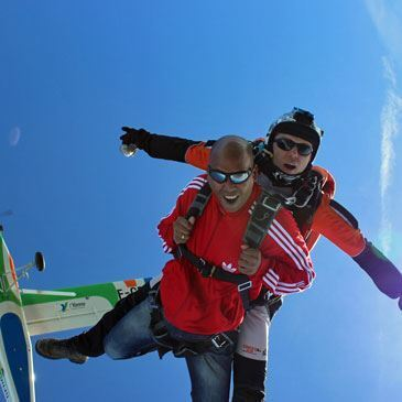 Saut en Parachute Tandem à Saint-Florentin — parachute à Saint-Florentin