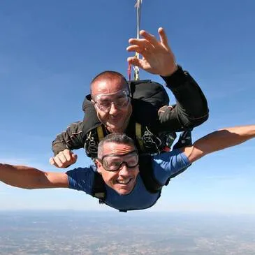 Saut en Parachute Tandem à Vichy — parachute à Vichy