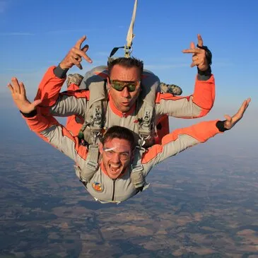 Saut en Parachute Tandem à Villefranche-de-Rouergues — parachute à Villefranche-de-Rouergue