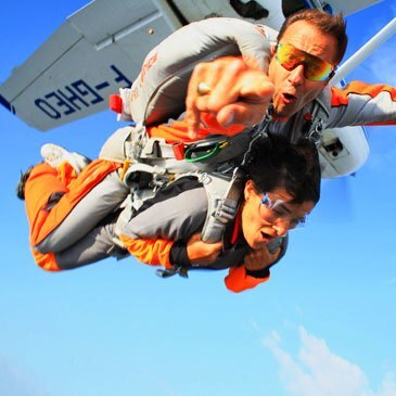 Saut en Parachute Tandem près d'Agen — parachute à Agen