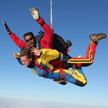 Saut en Parachute Tandem près de Lyon — parachute à Lyon