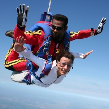 Saut en Parachute Tandem près de Mâcon — parachute à Mâcon
