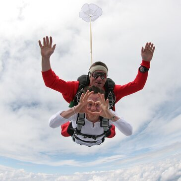 Saut en Parachute Tandem près de Millau — parachute à Millau