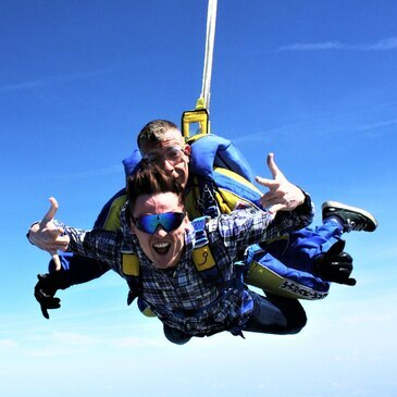 Saut en Parachute Tandem près de Pontoise — parachute à Pontoise