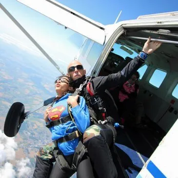 Saut en Parachute Tandem près de Rennes — parachute à Rennes