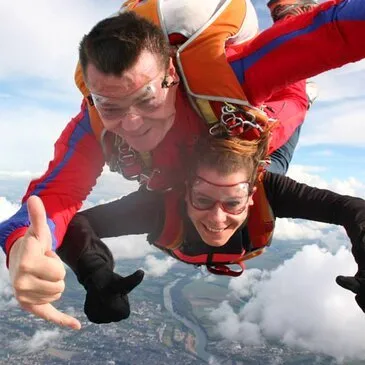 Saut en Parachute Tandem près de Rouen — parachute à Rouen
