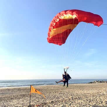 Saut en Parachute Tandem sur la plage à Soulac-sur-Mer — parachute à Soulac-sur-Mer