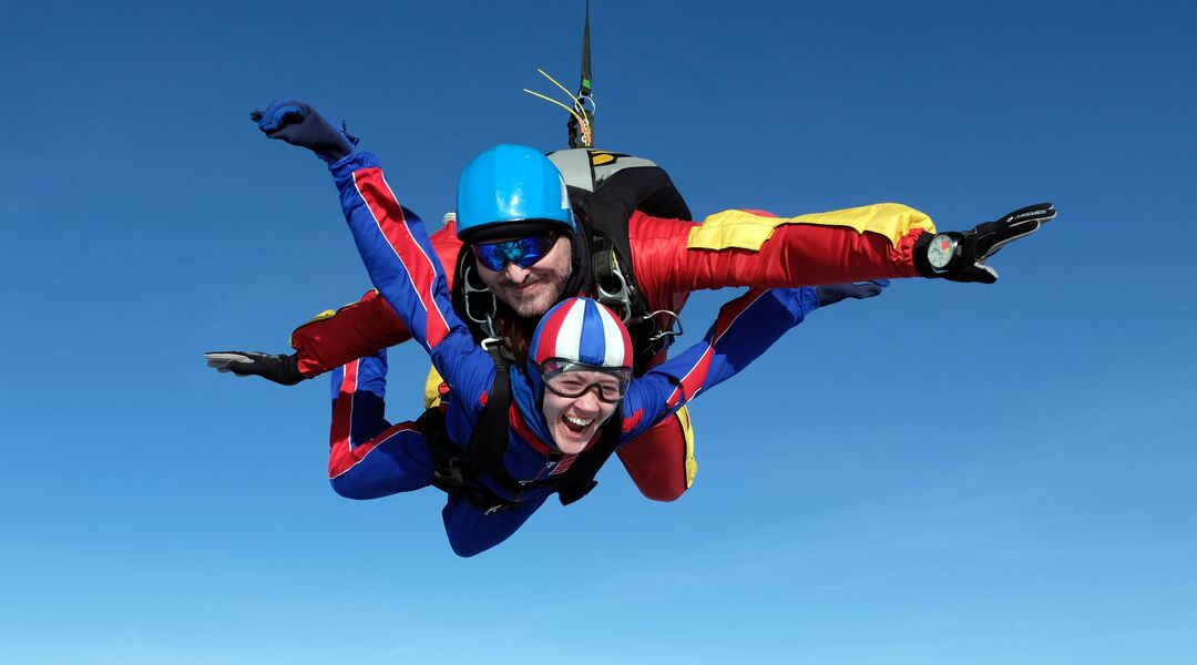 Saut d'Initiation en Parachute à Bouloc-en-Quercy — parachute à Bouloc-en-Quercy