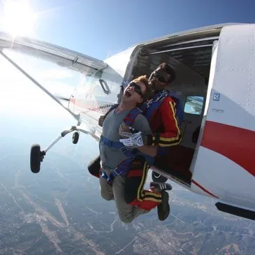 Saut Parachute en Tandem près de Besançon — parachute à Besançon